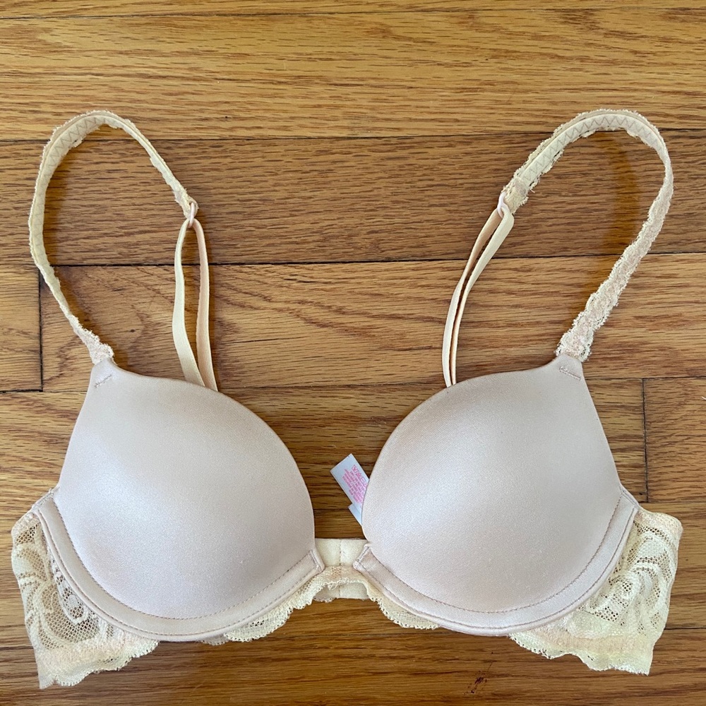 PINK Victoria's Secret Cream Lace Bra